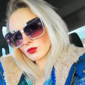 Meet your Posher, Elizabeth